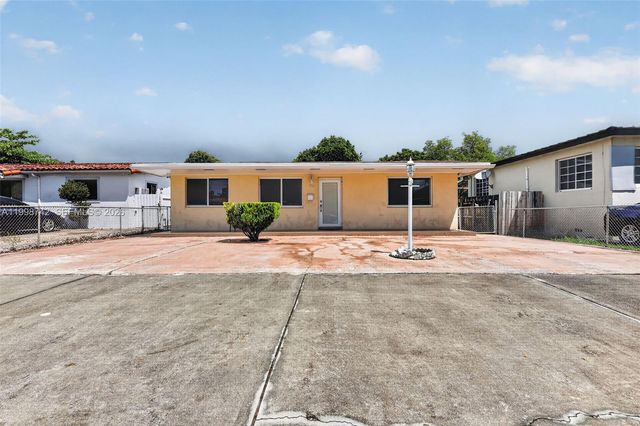 733 W 33rd Street, Hialeah, FL 33012