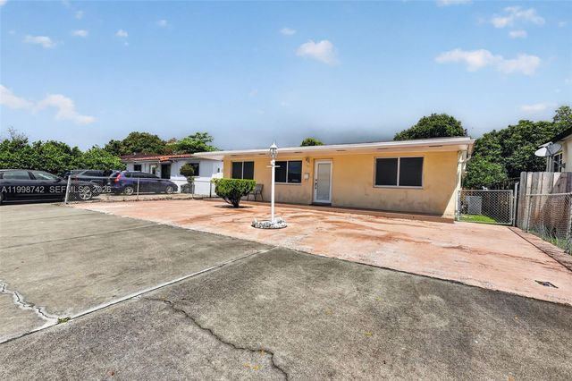 733 W 33rd Street, Hialeah, FL 33012