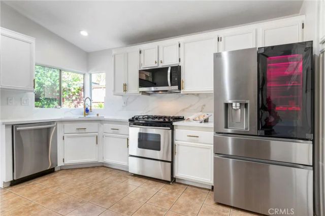16366 W Sun Canyon, Riverside, CA 92503
