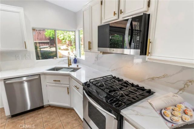 16366 W Sun Canyon, Riverside, CA 92503
