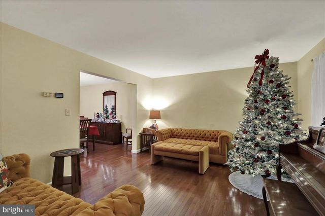 314 FAIRVIEW RD, Reading, PA 19606