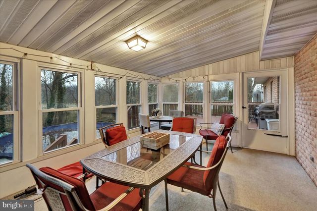 314 FAIRVIEW RD, Reading, PA 19606