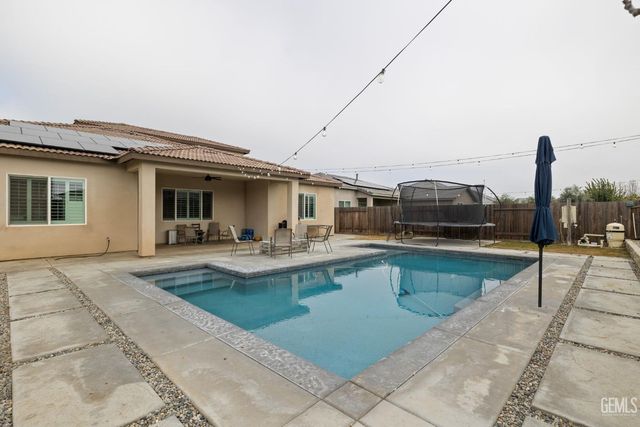 15811 Waterford Street, Bakersfield, CA 93314