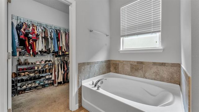 2250 BELLA LUNA CIRCLE, Lakeland, FL 33810