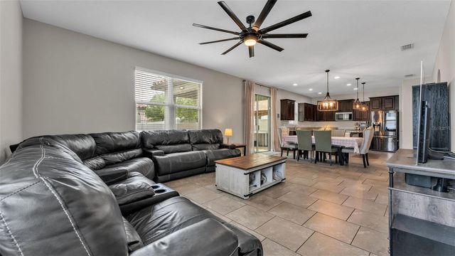 2250 BELLA LUNA CIRCLE, Lakeland, FL 33810