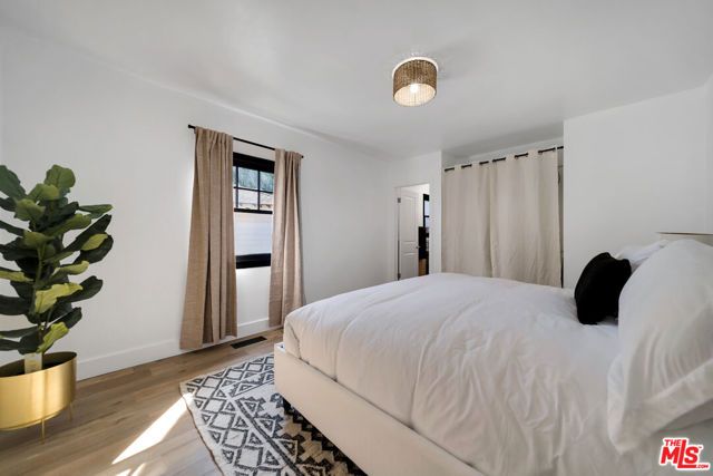 8822 Rosewood Avenue, West Hollywood, CA 90048