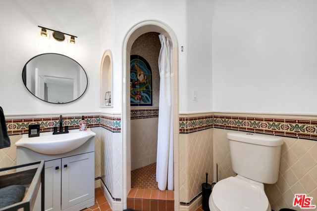 8822 Rosewood Avenue, West Hollywood, CA 90048