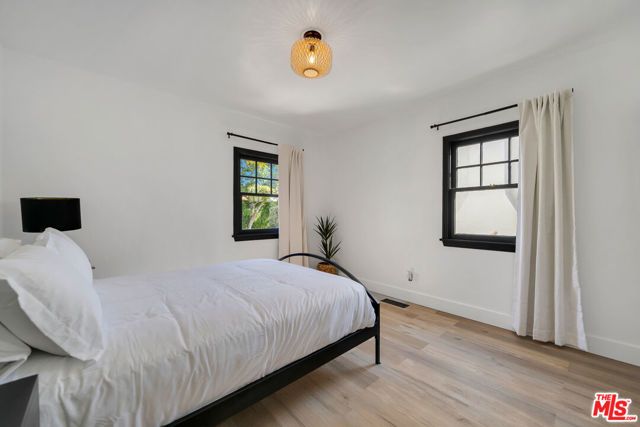 8822 Rosewood Avenue, West Hollywood, CA 90048