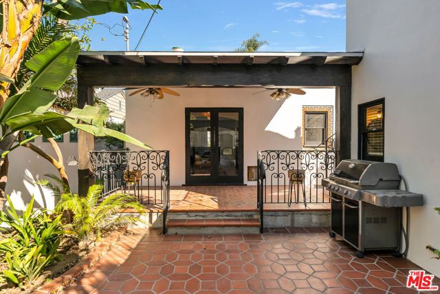 8822 Rosewood Avenue, West Hollywood, CA 90048