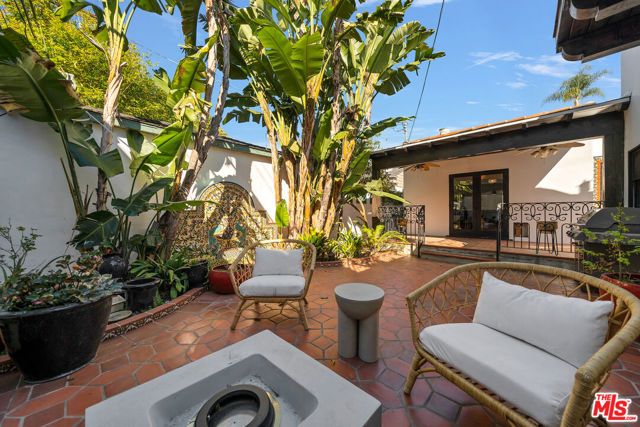 8822 Rosewood Avenue, West Hollywood, CA 90048