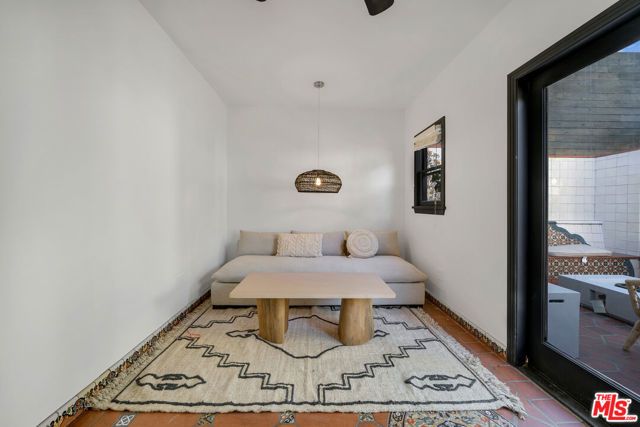 8822 Rosewood Avenue, West Hollywood, CA 90048