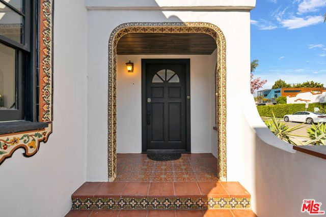 8822 Rosewood Avenue, West Hollywood, CA 90048