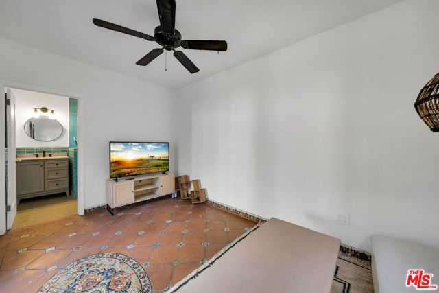 8822 Rosewood Avenue, West Hollywood, CA 90048