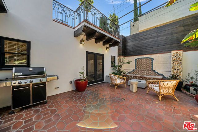 8822 Rosewood Avenue, West Hollywood, CA 90048