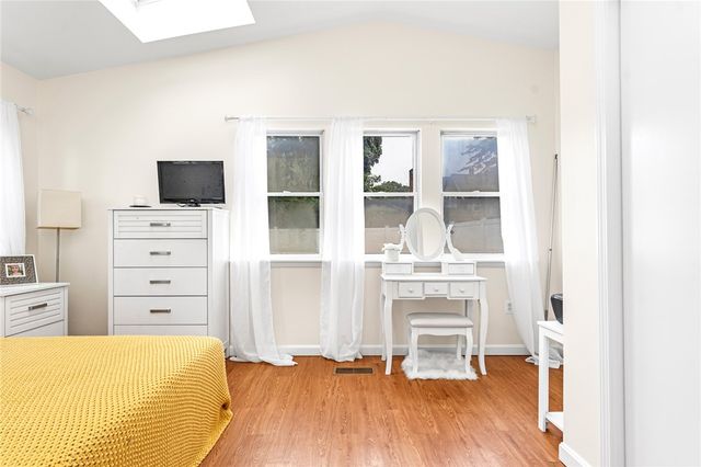 26 Bowden Avenue, Barrington, RI 02806