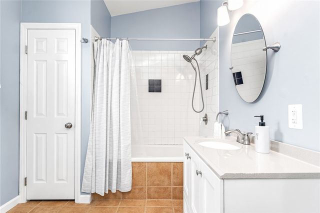 26 Bowden Avenue, Barrington, RI 02806