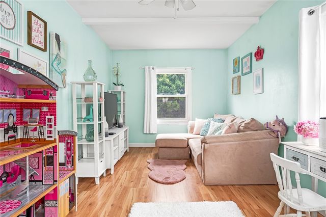 26 Bowden Avenue, Barrington, RI 02806
