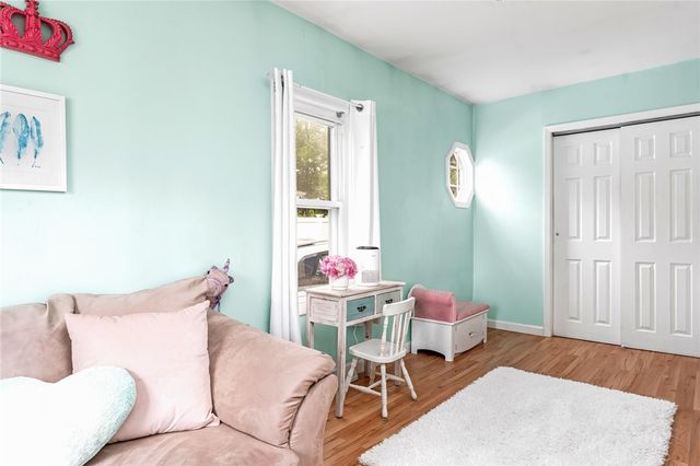 26 Bowden Avenue, Barrington, RI 02806
