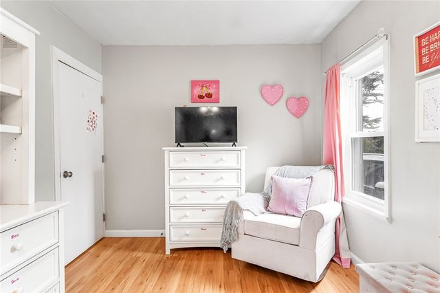 26 Bowden Avenue, Barrington, RI 02806