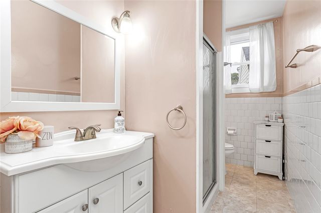 26 Bowden Avenue, Barrington, RI 02806