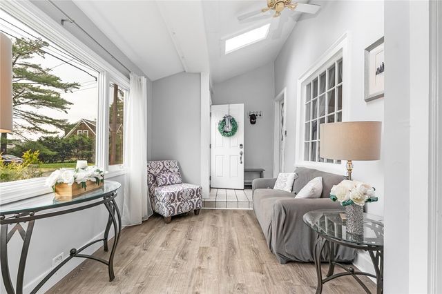 26 Bowden Avenue, Barrington, RI 02806