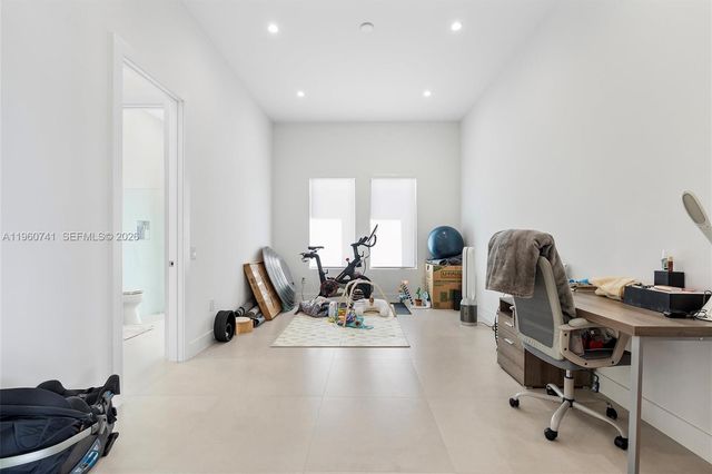 3502 Ashwood Cir N, Hollywood, FL 33312