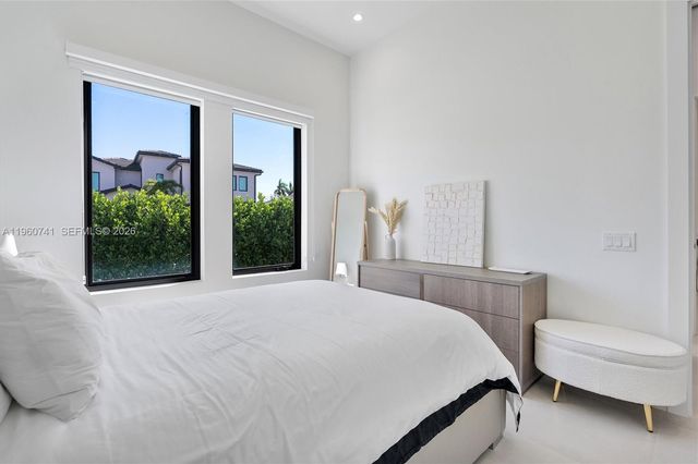 3502 Ashwood Cir N, Hollywood, FL 33312