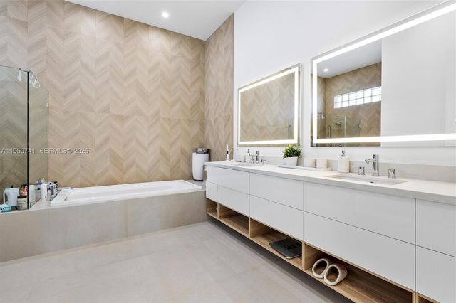 3502 Ashwood Cir N, Hollywood, FL 33312