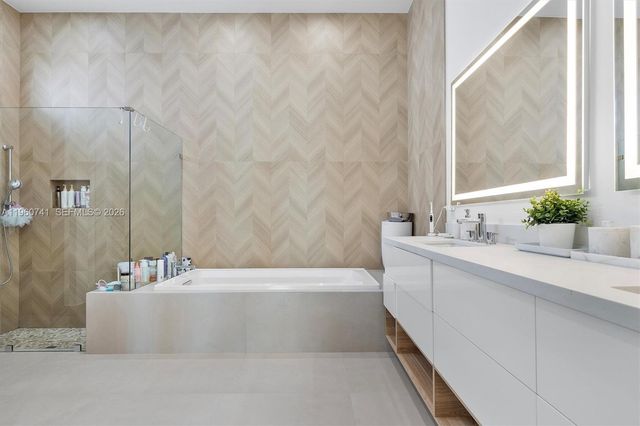 3502 Ashwood Cir N, Hollywood, FL 33312