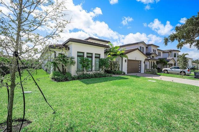 3502 Ashwood Cir N, Hollywood, FL 33312