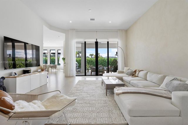 3502 Ashwood Cir N, Hollywood, FL 33312