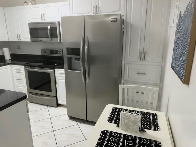 8960 S Hollybrook 301, Pembroke Pines, FL 33025
