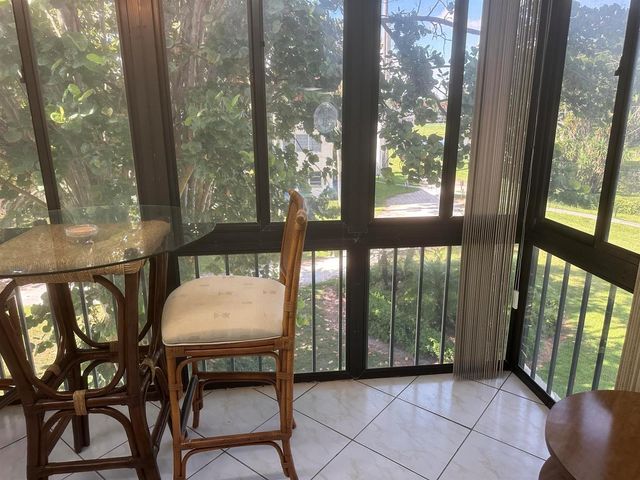 8960 S Hollybrook 301, Pembroke Pines, FL 33025