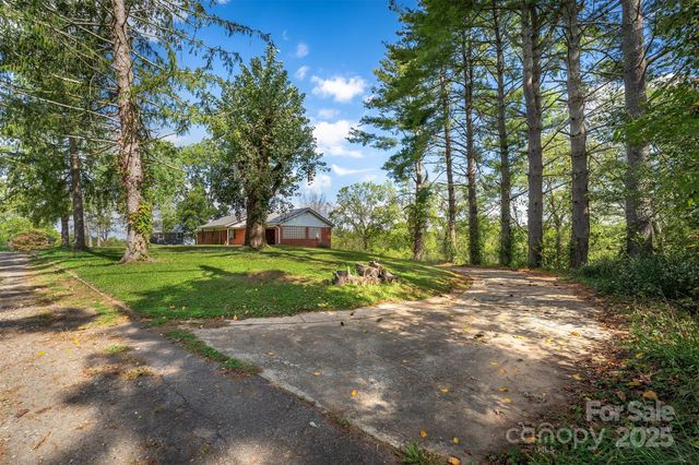 75 Panorama Drive, Asheville, NC 28806