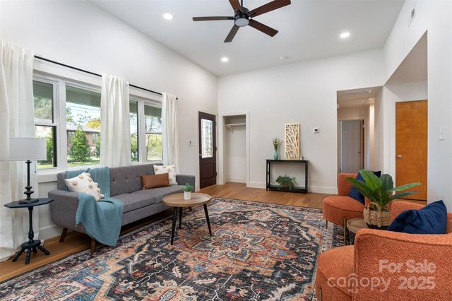 75 Panorama Drive, Asheville, NC 28806