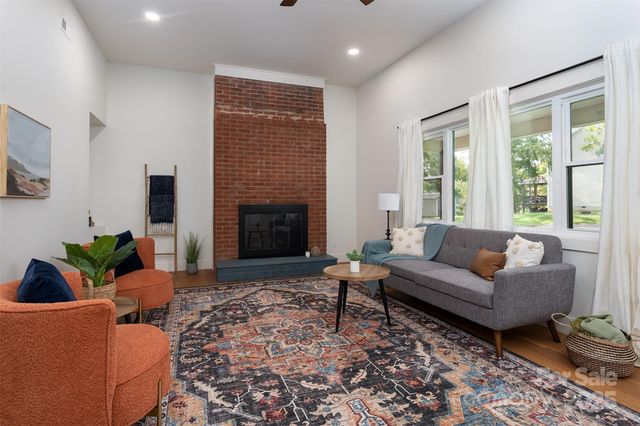 75 Panorama Drive, Asheville, NC 28806