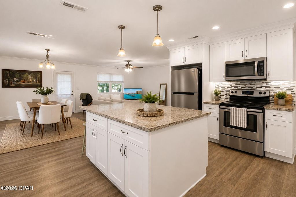 Image 15 of property listing at 101 Villa Court, Panama City Beach, FL 32413