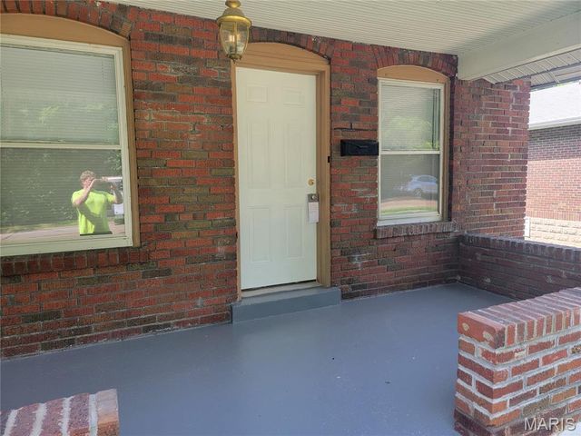 222 Randolph Avenue, Ferguson, MO 63135