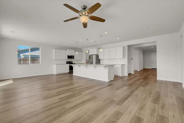 668 Atherton Way, Plumas Lake, CA 95961