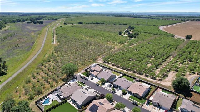 668 Atherton Way, Plumas Lake, CA 95961