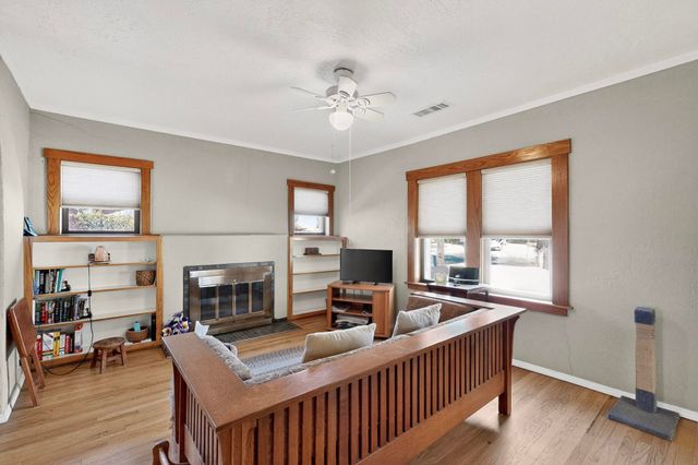 1424 Fruit Avenue NW, Albuquerque, NM 87104