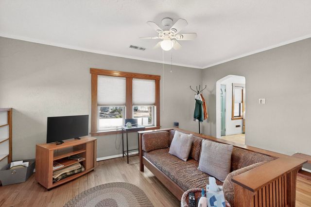 1424 Fruit Avenue NW, Albuquerque, NM 87104