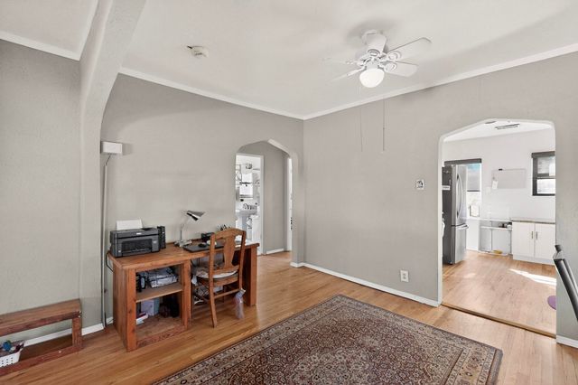 1424 Fruit Avenue NW, Albuquerque, NM 87104