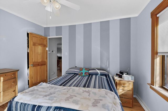 1424 Fruit Avenue NW, Albuquerque, NM 87104