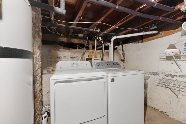 1424 Fruit Avenue NW, Albuquerque, NM 87104