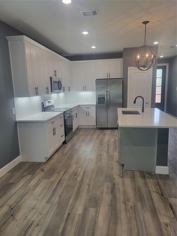 4354 Phlox Street, Houston, TX 77051