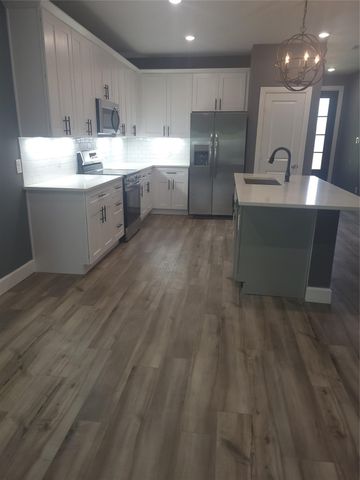 4354 Phlox Street, Houston, TX 77051