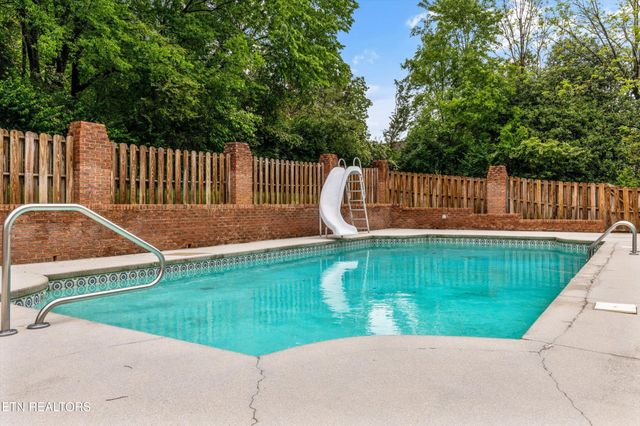 7605 Harrisburg Court, Knoxville, TN 37909