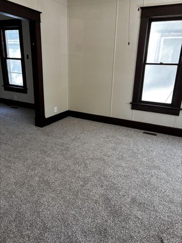 408 W 5th, Newton, KS 67114