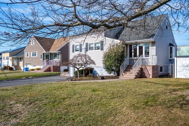 31 Marie Rd, Woodbridge Twp., NJ 08863